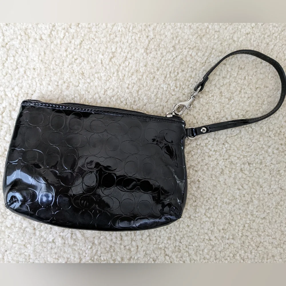 Coach Signature Wristlet - Black Patent Leather